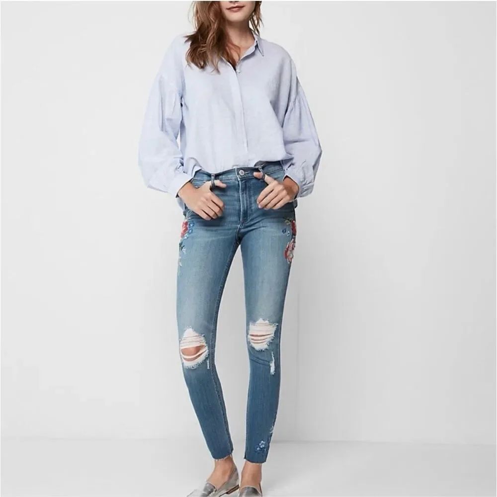 ✨EXPRESS DENIM FLORAL EMBROIDERY ANKLE HIGH RISE 8R JEANS✨